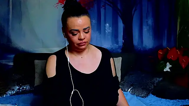 ElizabethEven élő XXX-chatje