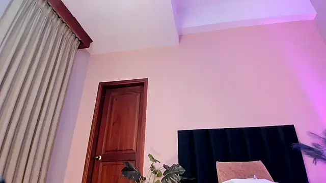 دردشة AndraCyruss الجنسية المباشرة