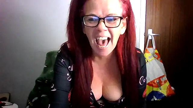 Forbidden-Irish-x's Live XXX Chat