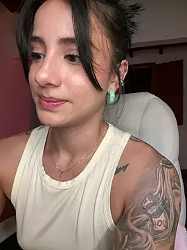 Ale_Lewis Pertunjukan Webcam