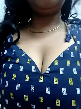 Hot-Tinaa: απευθείας συνομιλία ΧΧΧ