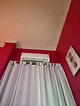 NovaFoxx Adlı Modelin Canlı XXX Sohbeti