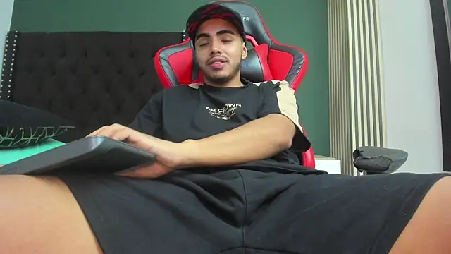 ares_pain's Webcam Show