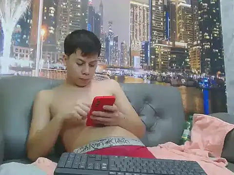 Show modela santiago_xxxcol na web-kameri