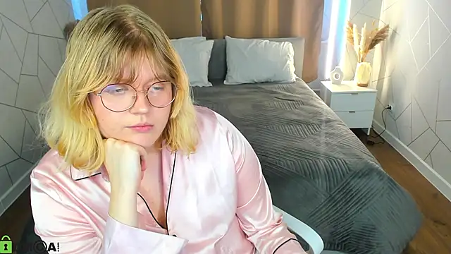 luna_c0ra's Live XXX Chat