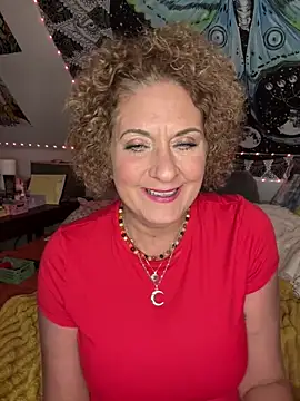 SuzyCatzz Show in webcam