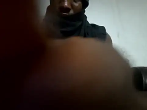 baraba1992: διαδικτυακό σόου στην κάμερα