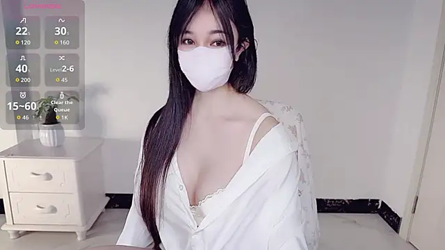 NolanMia: онлайн-секс-чат