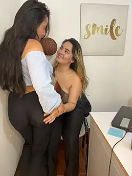 Czat XXX na żywo – Antonella_Julieta