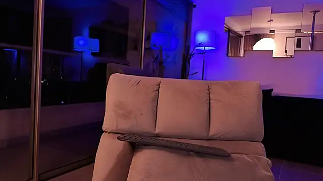 mandi4pole_ Chat XXX live