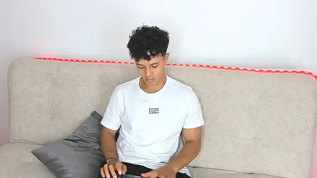 _Alex_ColtonのライブXXXチャット