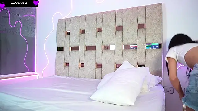 Chatroom XXX en direct de Fernanda_thail_