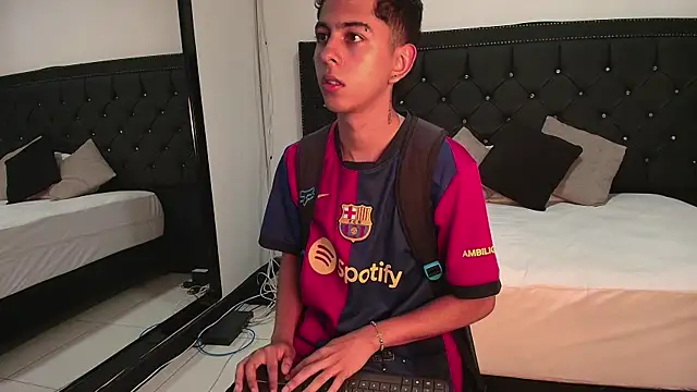 NohaDrake Webcam show