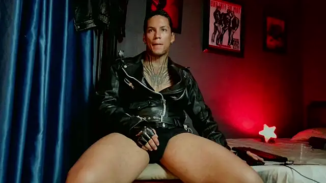 Leonnardo_Jaramillo Live XXX-Chat