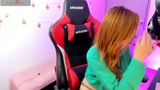 LindaSilverstone Chat XXX in diretta