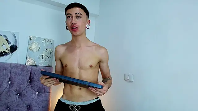 Yoshua_Smithのウェブカメラショー