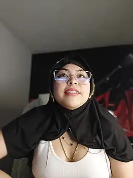 Elinaax's Live XXX Chat