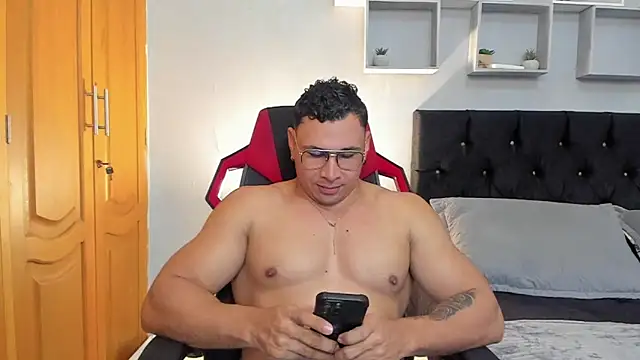 tyler_hank01 Adlı Modelin Web Kamerası Şovu