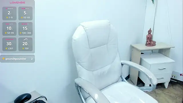 lunitaa18 Adlı Modelin Canlı XXX Sohbeti