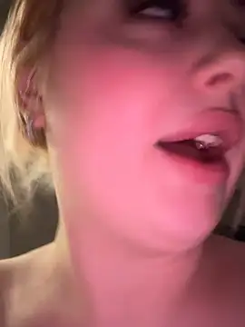 Chat XXX en directo de KellyMoors