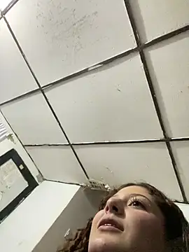 Show modela Amber_rosse_outdoors na web-kameri