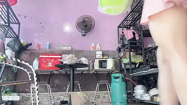 LinhChi_9x Adlı Modelin Canlı XXX Sohbeti