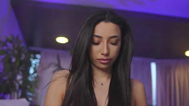 دردشة GinaValentinna الجنسية المباشرة