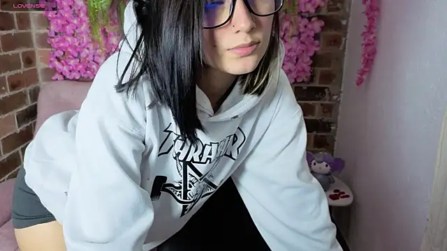 แชท XXX สดของ darknesscosplayer56