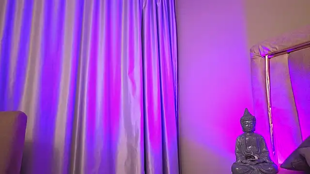 แชท XXX สดของ Esmeralda_Candy