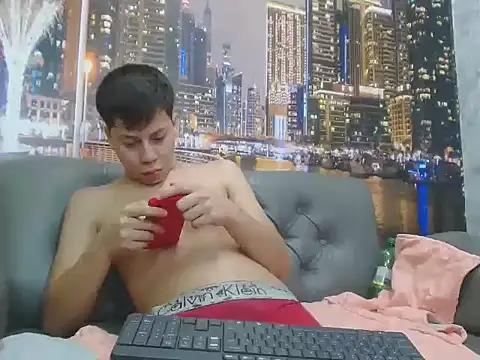 santiago_xxxcol – Kamerová šou