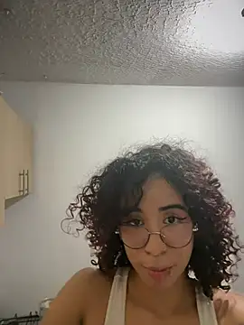 Woo_isDaphne Pertunjukan Webcam