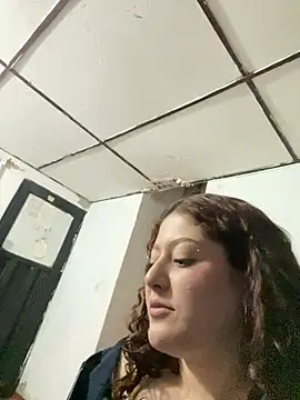 Amber_rosse_outdoors Show in webcam