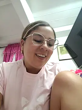 selena_gomez2's Live XXX Chat