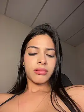 Chatroom XXX en direct de violetta-brown1