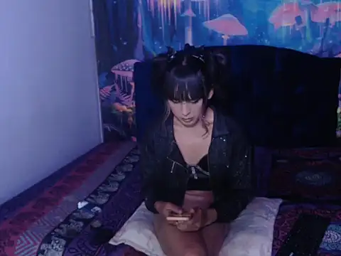 12_zasha_18 Adlı Modelin Web Kamerası Şovu