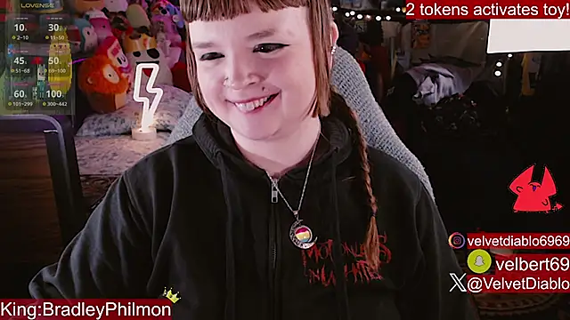 VelvetDiablo's Live XXX Chat