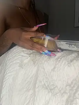 MadameMuse Show in webcam