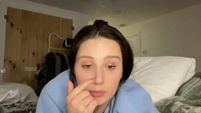 MysteriousMadam Show in webcam