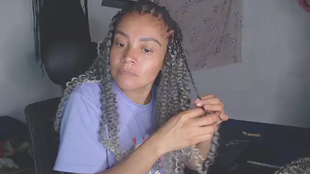 Czat XXX na żywo – shayna_cute