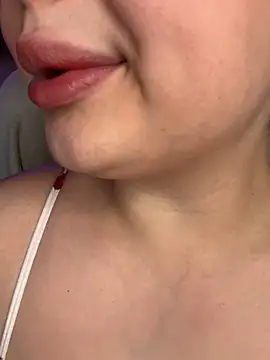 Онлайн чат XXX KellyMoors