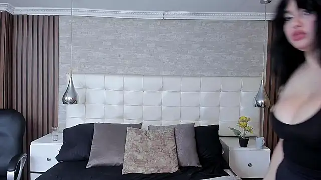 دردشة NaomySakura الجنسية المباشرة