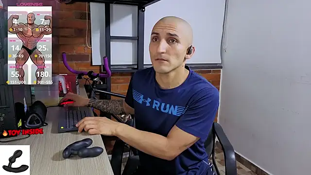 Chat XXX ao vivo de Marck_Muscle