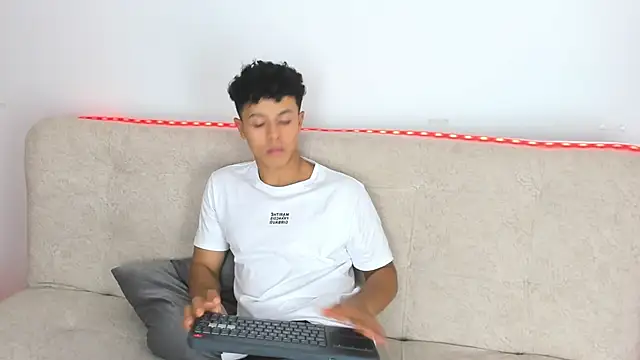 Chat +18 de _Alex_Colton ao vivo