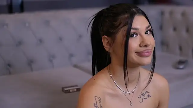 SpicyLeyla Webcam show