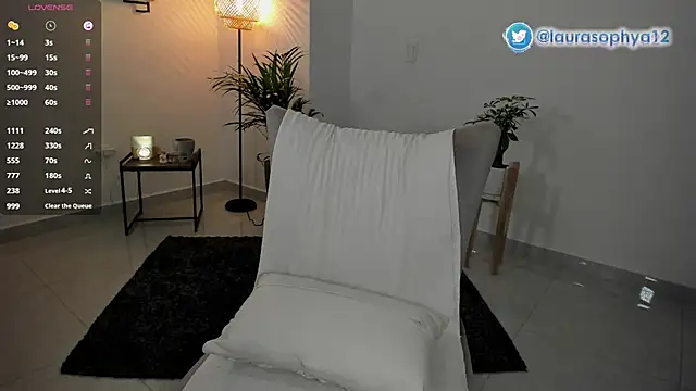 Chat +18 de laurasophya ao vivo