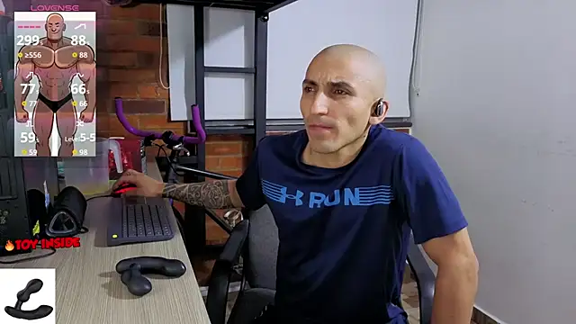 แชท XXX สดของ Marck_Muscle