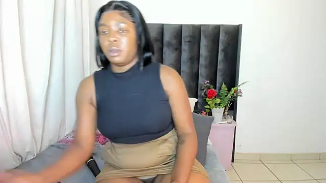 Ass-Queenn Live XXX chat