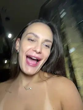 AllaTousNew élő XXX-chatje