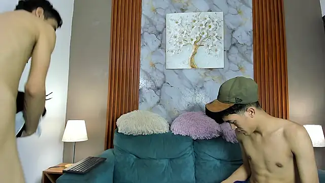 SKYN_MAN Chat XXX in diretta