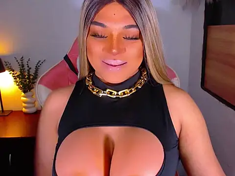 Zandralopez 网络视讯表演